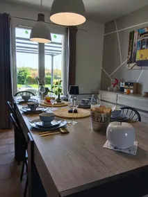 *spa/sauna/foosball/air conditioning *Large family home* - Image 5
