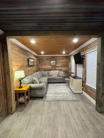 Beautiful Waterfront Getaway - Image 2