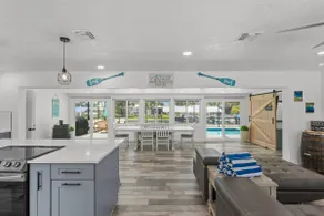 3BR/3BA + Waterfront! Hot tub + Pool + Beaches! - Image 5