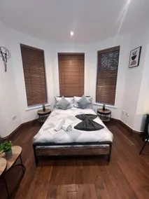 Romantic Studio Near Middlesex University - Image 2