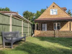 Thames Retreat - Image 2