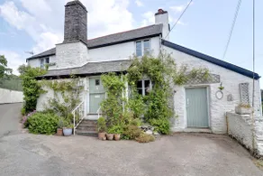 Historic Cottage with Hot Tub & Views - Image 3