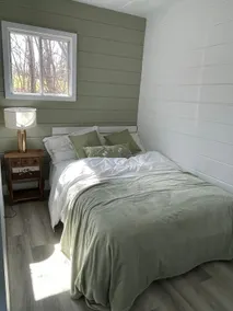 Serene Cove Green Cottage-Breathtaking Riverview - Image 3
