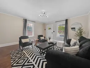 Black and white chic retreat - Image 2