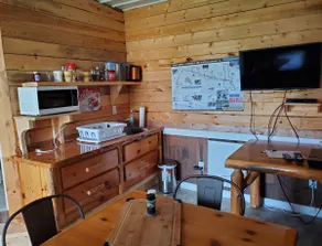 Polar Bear Cabins- Shoe Repair Cabin - Image 5