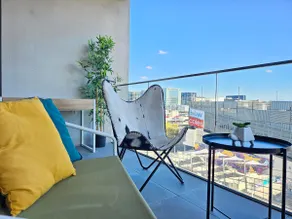 City View comfy CBD 1BR Apt Facing Mall & Parking - Image 4