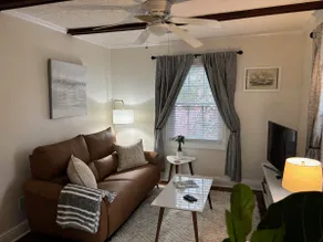 Cozy Carriage House in Historic DeGraffenried Park - Image 2
