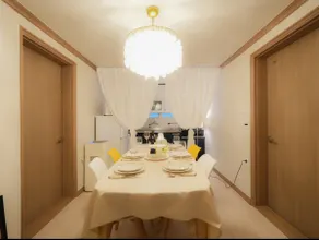 Cozy accommodation next to Hwaseong Haenggung | CineBeam·OTT | 6 people | Ice water purifier | Accommodates 6 people, 5-minute drive to parking - Image 4