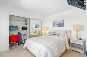 Upscale, cozy and coastal condo! - Image 2