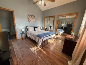 2BR 1.5 BA Townhouse with Riverviews - Image 3