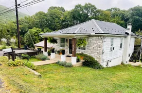 Anthracite AirBnB - Image 3
