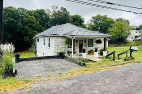 Anthracite AirBnB - Image 2