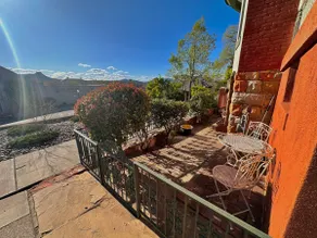 1900 Suite Downtown Views pet friendly - Image 2