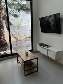 Apartment with its own garden. - Image 4