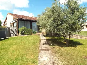 Family house with garden, Pyrenees view - Image 2