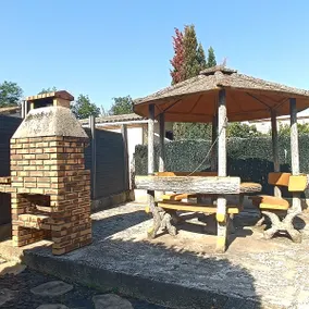 Family house with garden, Pyrenees view - Image 4