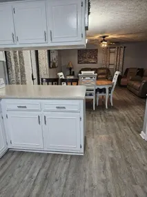 Cozy 5 BR 6 Beds Sleeps 11 W/Patio for Travelers - Image 4