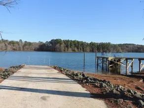 Beautiful oasis steps away from the Lake - Image 5
