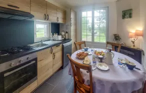 2 bedroom pet friendly home in Ponthoile - Image 4