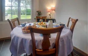 2 bedroom pet friendly home in Ponthoile - Image 5