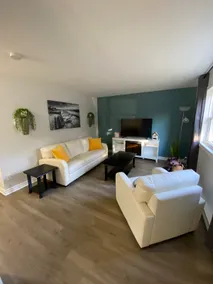 Cozy 1-Bdrm Apartment Near Beach - Image 5