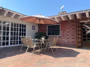 Relaxing and fun house with a heated pool - Image 4