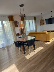 Riverfront house - Image 2