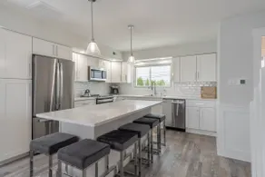 Waterfront House - Walk To The Beach and Town - Image 4