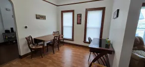 Peaceful 2br Apt close to downtown Cedar Rapids - Image 2