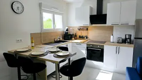Small new house for one to four people - Image 3