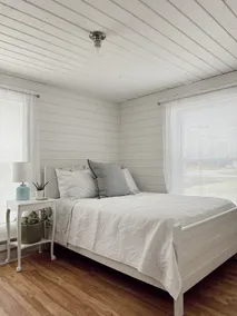 Luxury Suite at The Cottages - Sauna & Hot Tub - Image 2