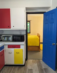 Mondrian Manor - Image 4