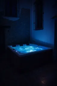 Cayetana Boutique & Jacuzzi Villa - Image 5