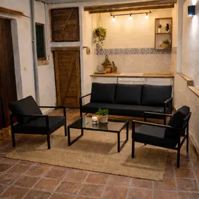 Cayetana Boutique & Jacuzzi Villa - Image 2