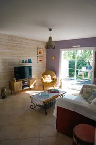 Elegant house near the sea and heated pool - Image 3