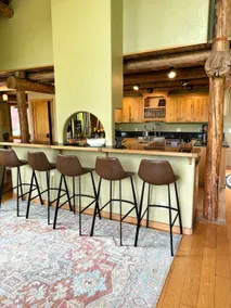 Rose Mountain Lodge - Image 2