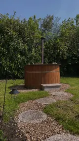 Bed & Blockhouse - Image 2