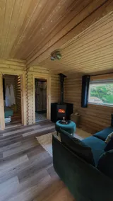 Bed & Blockhouse - Image 3