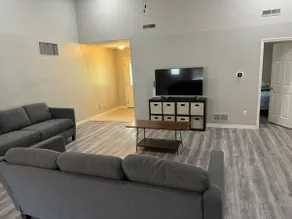 Cozy SW Retreat – Perfect for Football & Families - Image 4
