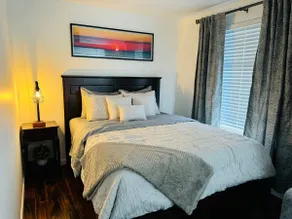 Cozy studio home to work remote Airport/Light Rail - Image 2