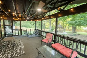 fenced yard, cottage, prime location, rain shower - Image 2