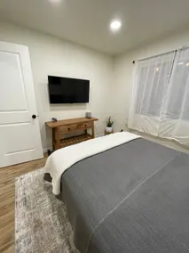 Serene Guest Cottage - Image 3