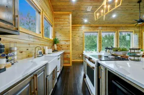 Sauna, Hot Tub, Smoker, Firepit, Private Retreat - Image 5