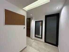 Fantastic building in central area. - Image 3