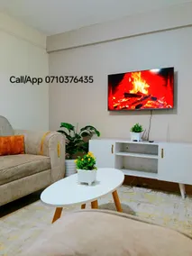 Cosy Loft. Queen High Bed Overlooking Downtown - Image 2
