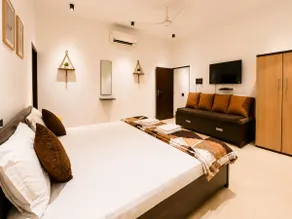 Yellow House | Private Home Cinema & Coffee Bar - Image 5
