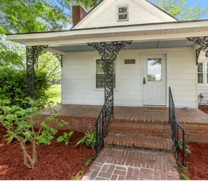 Farmhouse at Magnolia Valley - Image 3
