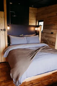 Luxury Cabin Retreat with Hot Tub - Willow - Image 3