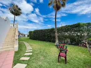 Beachfront bungalow - Image 2
