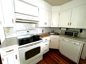 Family-Friendly Home|Near Sesame Place|2 King Beds - Image 3